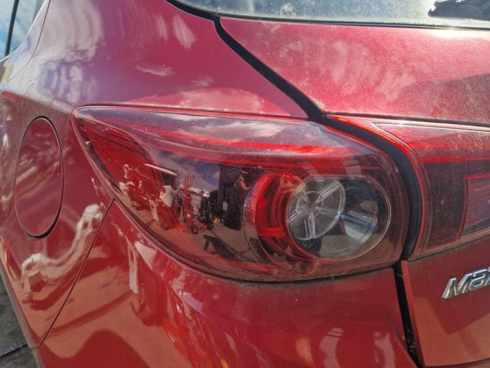 Mazda 3 2.0 SkyActiv-G 120 16V Sloopvoertuig (2018, Rood)