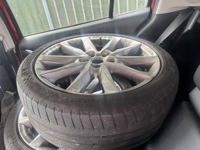 Mazda 3 2.0 SkyActiv-G 120 16V Sloopvoertuig (2018, Rood)