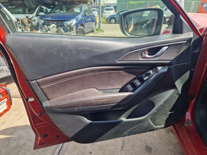 Mazda 3 2.0 SkyActiv-G 120 16V Sloopvoertuig (2018, Rood)