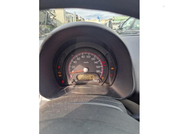 Nissan Pixo 1.0 12V Sloopvoertuig (2010, Zwart)