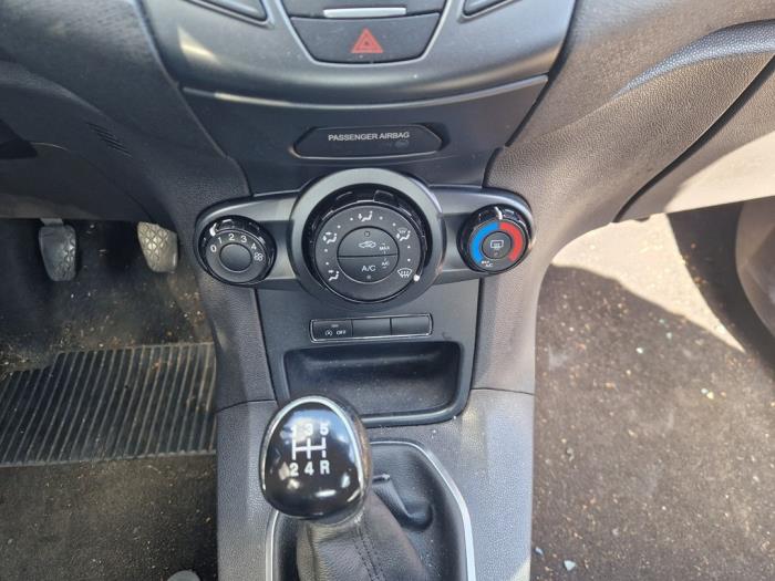 Ford Fiesta 6 1.5 TDCi Sloopvoertuig (2015, Zwart)