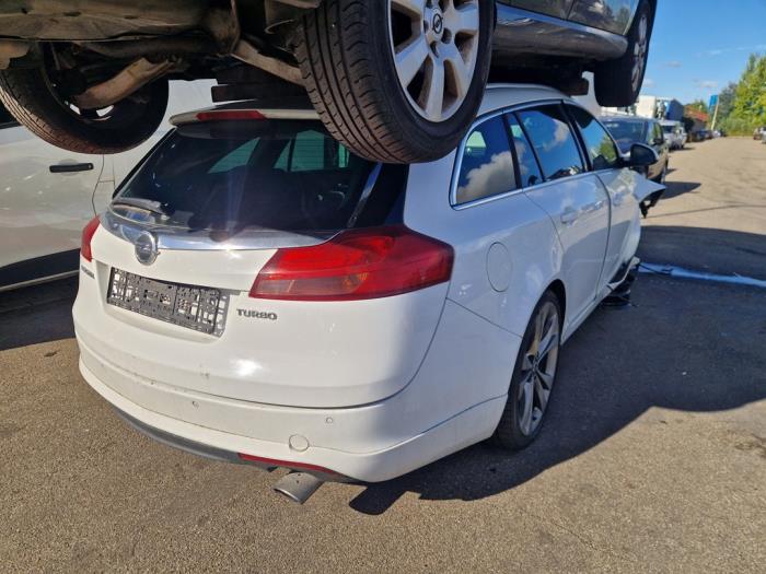 Opel Insignia Sports Tourer 1.6 Turbo 16V Ecotec Sloopvoertuig (2009, Wit)