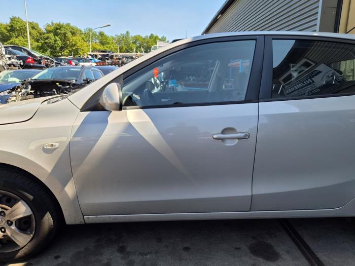 Hyundai i30 1.4 CVVT 16V Sloopvoertuig (2010, Beige)