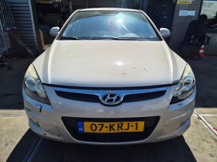 Hyundai i30 1.4 CVVT 16V Sloopvoertuig (2010, Beige)