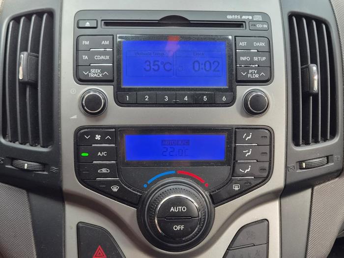 Hyundai i30 1.4 CVVT 16V Sloopvoertuig (2010, Beige)