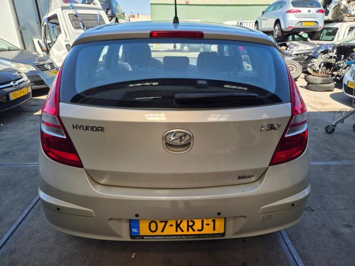 Hyundai i30 1.4 CVVT 16V Sloopvoertuig (2010, Beige)