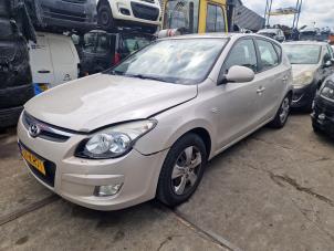 Hyundai i30 1.4 CVVT 16V Sloopvoertuig (2010, Beige)