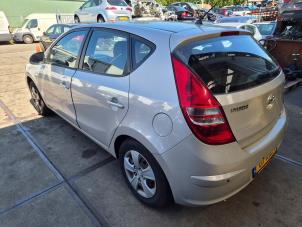 Hyundai i30 1.4 CVVT 16V Sloopvoertuig (2010, Beige)