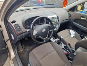 Hyundai i30 1.4 CVVT 16V Sloopvoertuig (2010, Beige)