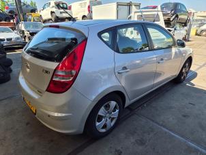 Hyundai i30 1.4 CVVT 16V Sloopvoertuig (2010, Beige)
