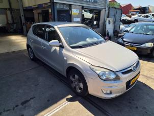 Hyundai i30 1.4 CVVT 16V Sloopvoertuig (2010, Beige)