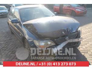 Lexus IS 99-