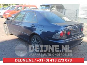 Lexus IS 99-