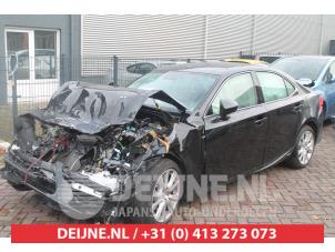 Lexus IS 13-