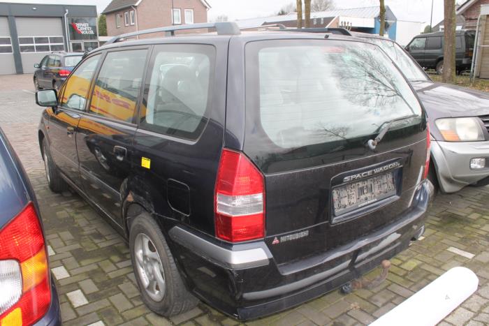 Mitsubishi Space Wagon Dynamo O358794 Spenderfahrzeug