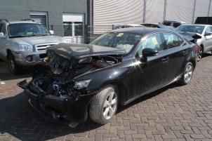 Lexus IS 13-