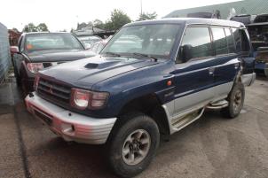 Mitsubishi Pajero Scherm rechts-voor O270195 Donorvoertuig
