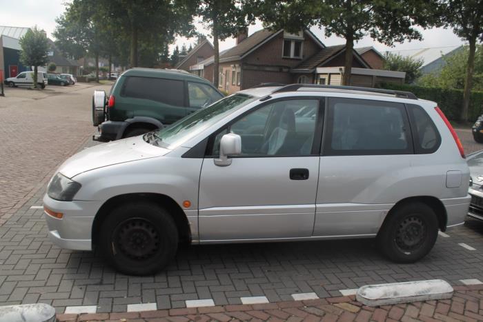 Mitsubishi Space Runner Bobine O359858 Donorvoertuig