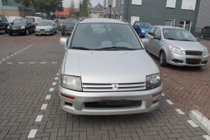 Mitsubishi Space Runner 99-
