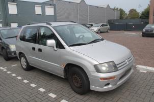 Mitsubishi Space Runner 99-