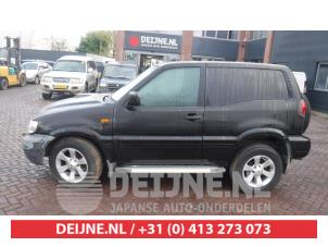 Nissan Terrano Windschutzscheibe O270931 Spenderfahrzeug