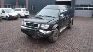 Nissan King Cab Spurstange Mitte O332884 Spenderfahrzeug