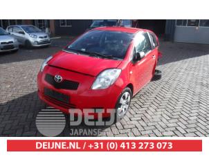 Toyota Yaris Aandrijfas links-voor O318625 Donorvoertuig