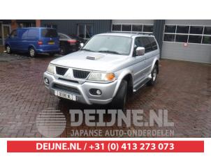 Mitsubishi Pajero Gasdemper links-achter O294149 Donorvoertuig