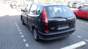 Nissan Almera Tino 01-