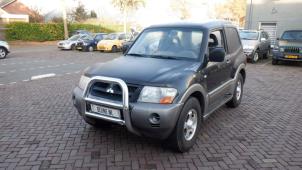 Mitsubishi Pajero Scheinwerfer links O397146 Spenderfahrzeug