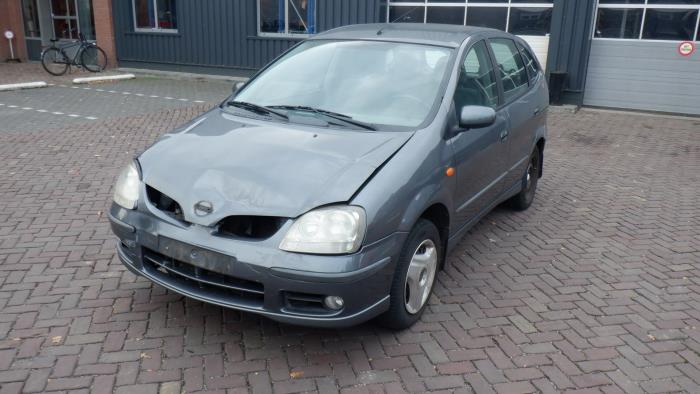 Nissan Almera Tino Scherm rechts-voor O270021 Donorvoertuig