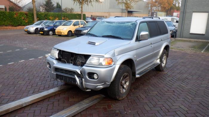Mitsubishi Pajero Bumperframe achter O396606 Donorvoertuig