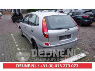 Nissan Almera Tino 01-