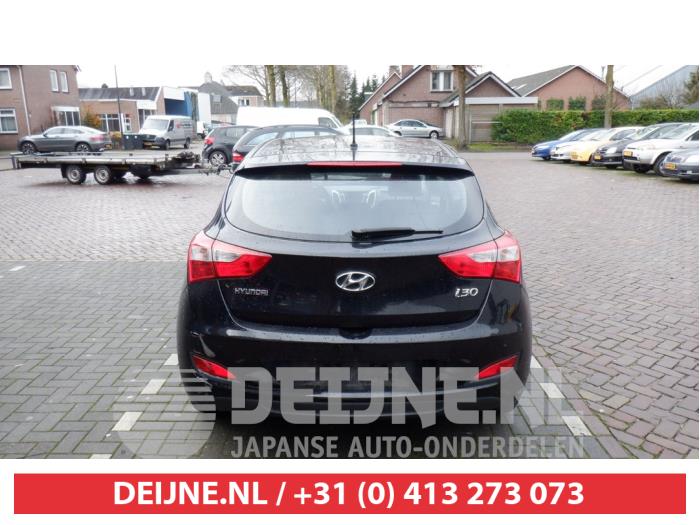Hyundai i30 1.4 16V Sloopvoertuig (2015, Zwart)