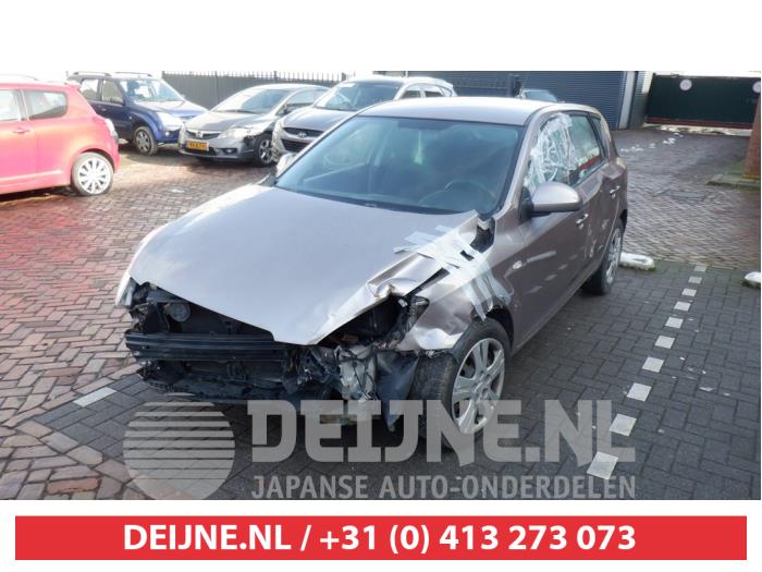 Kia Ceed Bumper Rooster O410320 Donorvoertuig