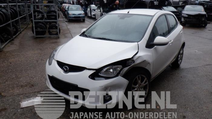 Mazda 2 Bumper Rooster O422380 Donorvoertuig