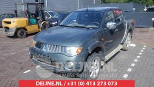 Mitsubishi L200 Windschutzscheibe O438210 Spenderfahrzeug