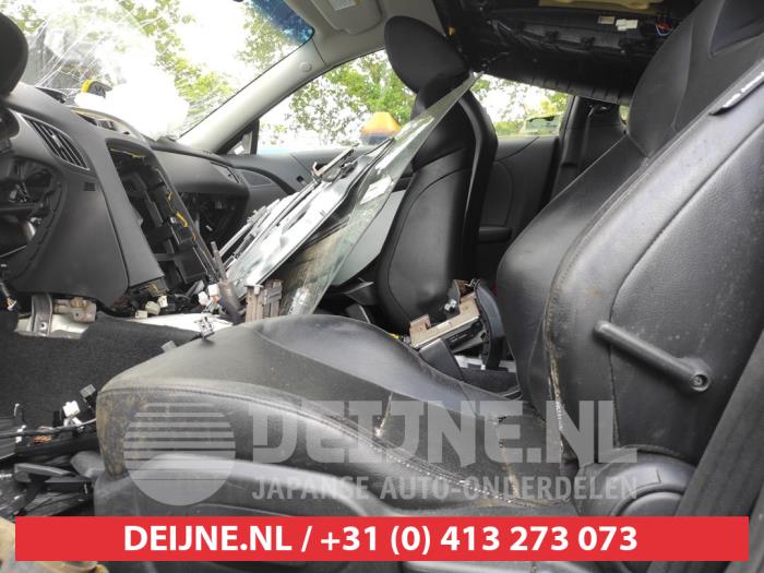 Hyundai Genesis Coupé 2.0 Turbo 16V Sloopvoertuig (2012, Wit)