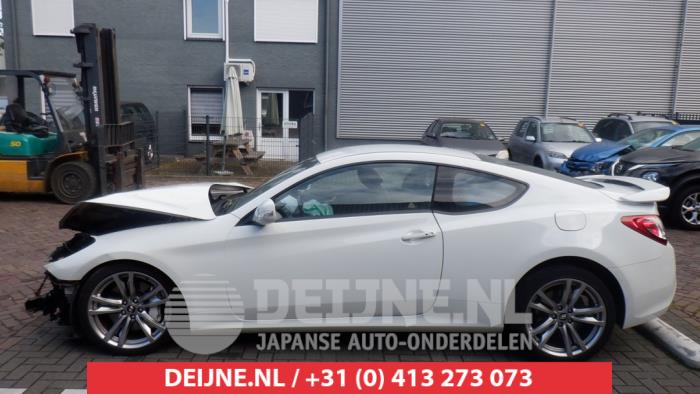 Hyundai Genesis Coupé 2.0 Turbo 16V Sloopvoertuig (2012, Wit)