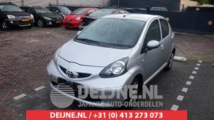 Toyota Aygo Schokdemperpoot rechts-voor O447503 Donorvoertuig