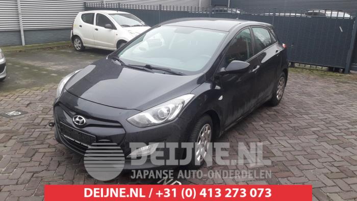 Hyundai I30 Zekeringkast O465027 Donorvoertuig