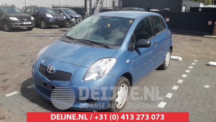 Toyota Yaris Scherm rechts-voor O478502 Donorvoertuig