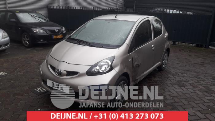 Toyota Aygo Portier 4Deurs links-achter O478539 Donorvoertuig