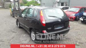 Nissan Almera Tino 01-