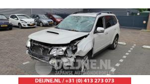 Subaru Forester Träger hinten O583365 Spenderfahrzeug