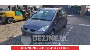 Mitsubishi Colt Carrosserie Hoek rechts-voor O590121 Donorvoertuig