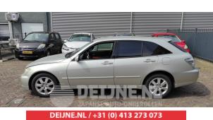 Lexus IS 99-