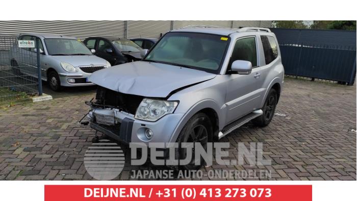 Mitsubishi Pajero Kachel Bedieningspaneel O516007 Donorvoertuig