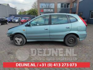 Nissan Almera Tino 01-