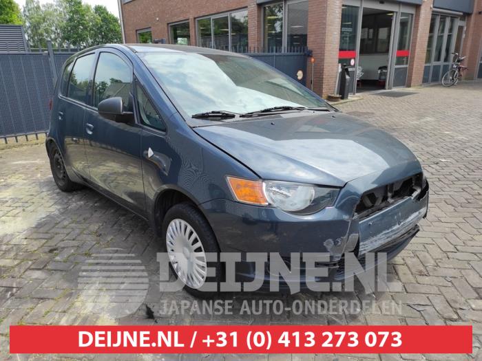 Mitsubishi Colt Türscheibe 4-türig links vorne O551166 Spenderfahrzeug